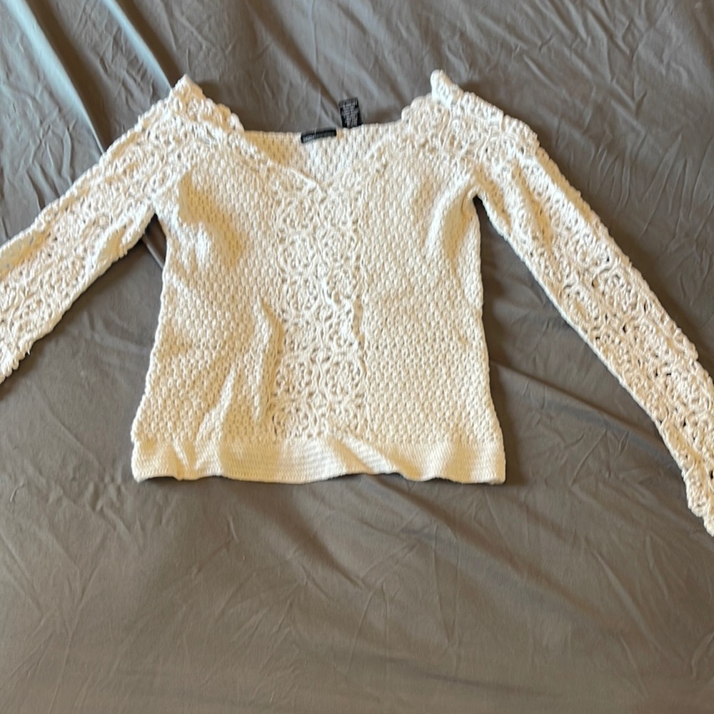 white knitted sweatshirt size medium